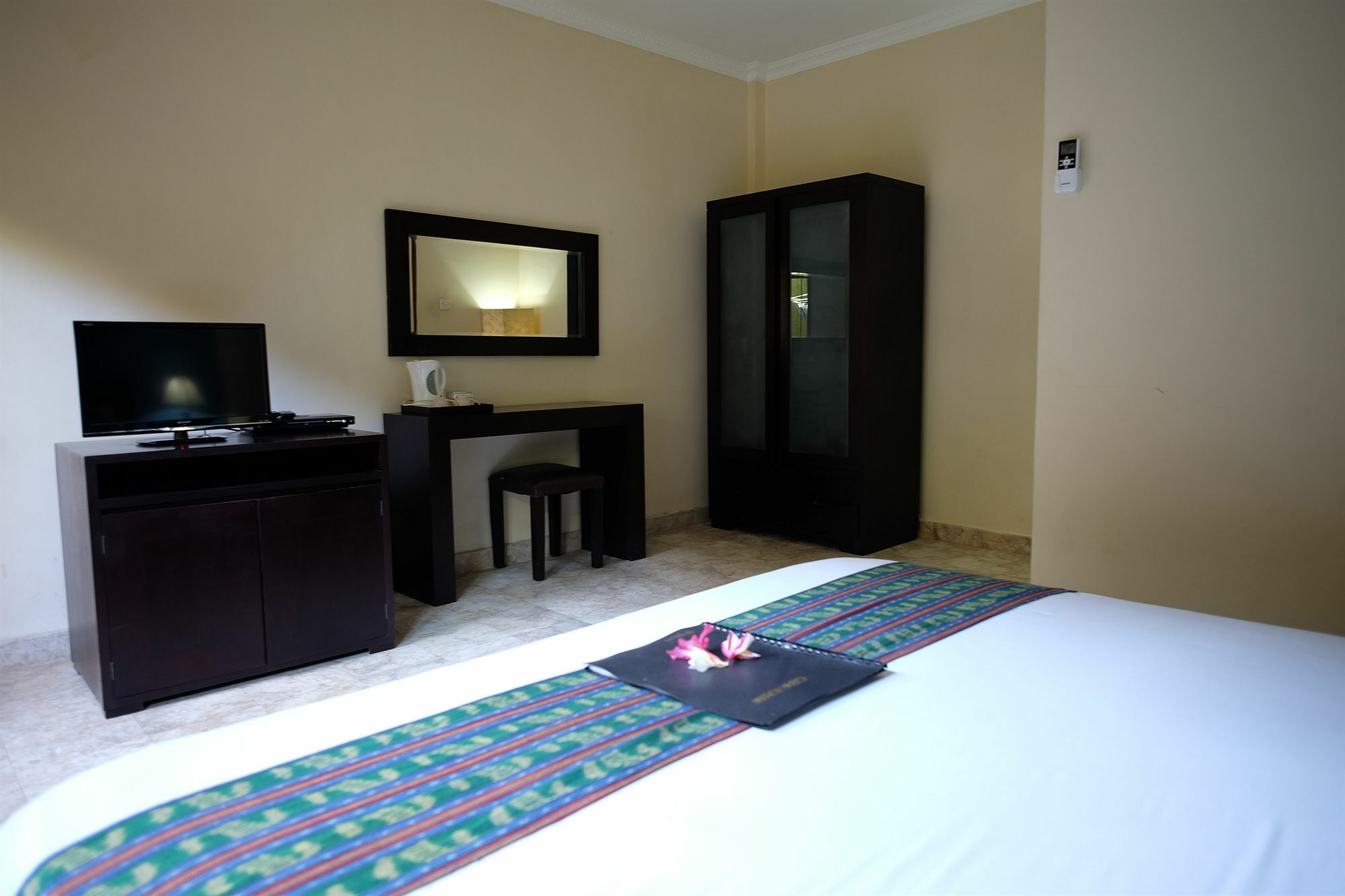 Ellies Hotel Nusa Dua  Exterior foto